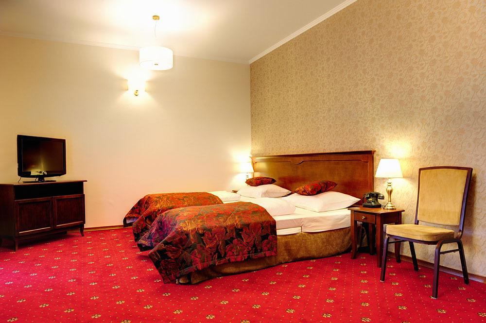 Hotel Kazimierski Zdroj Janowiec Εξωτερικό φωτογραφία